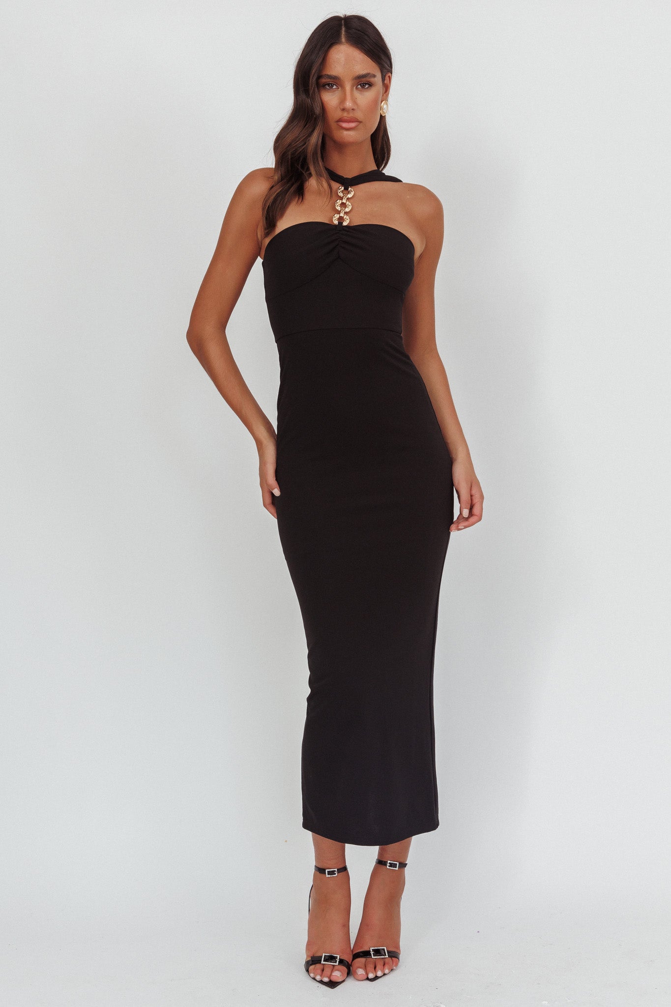 Abito lungo con scollo a V e maglie dorate Maretha nero