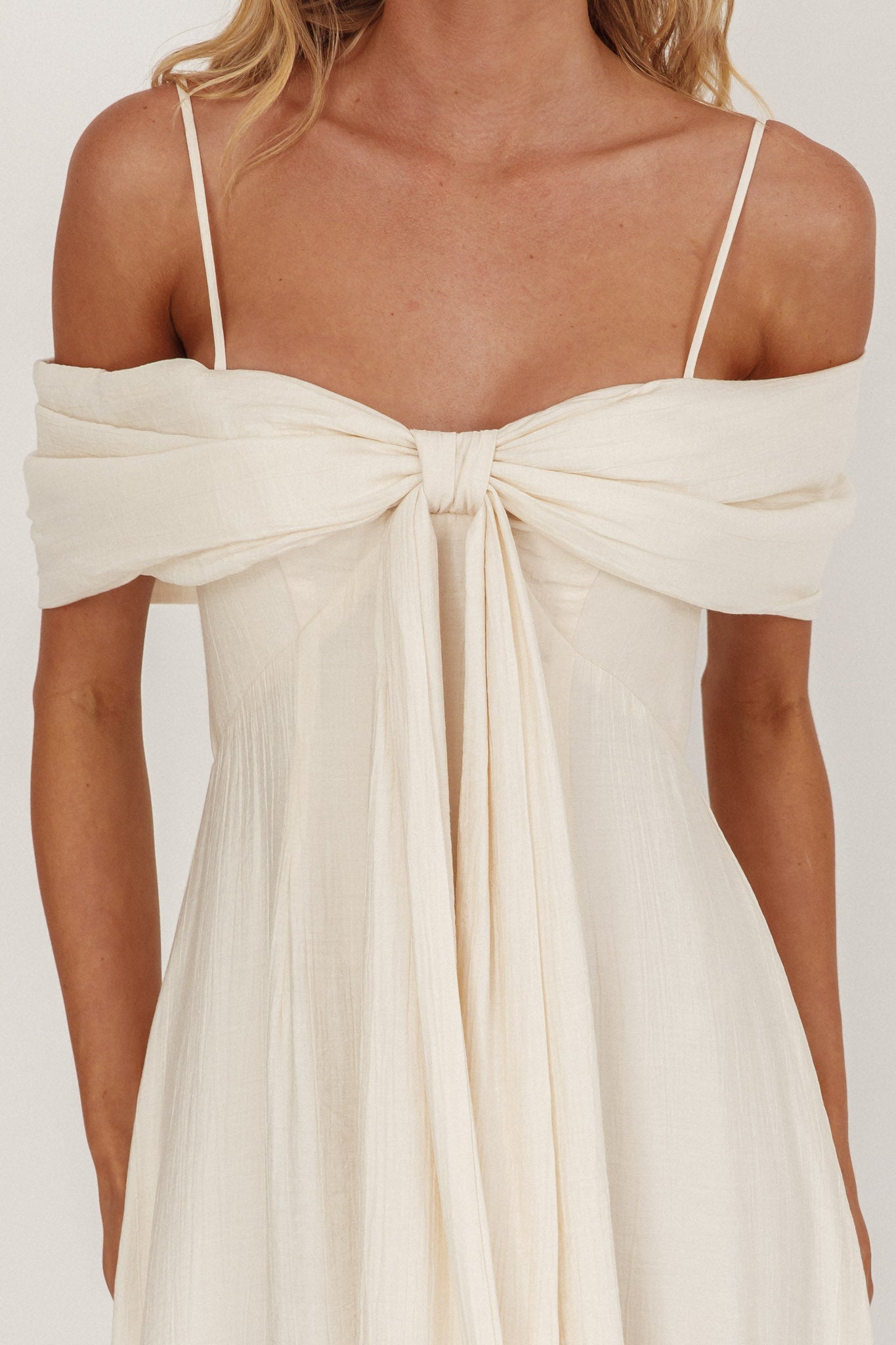 Lillibet Abito midi con fiocco sul busto color crema