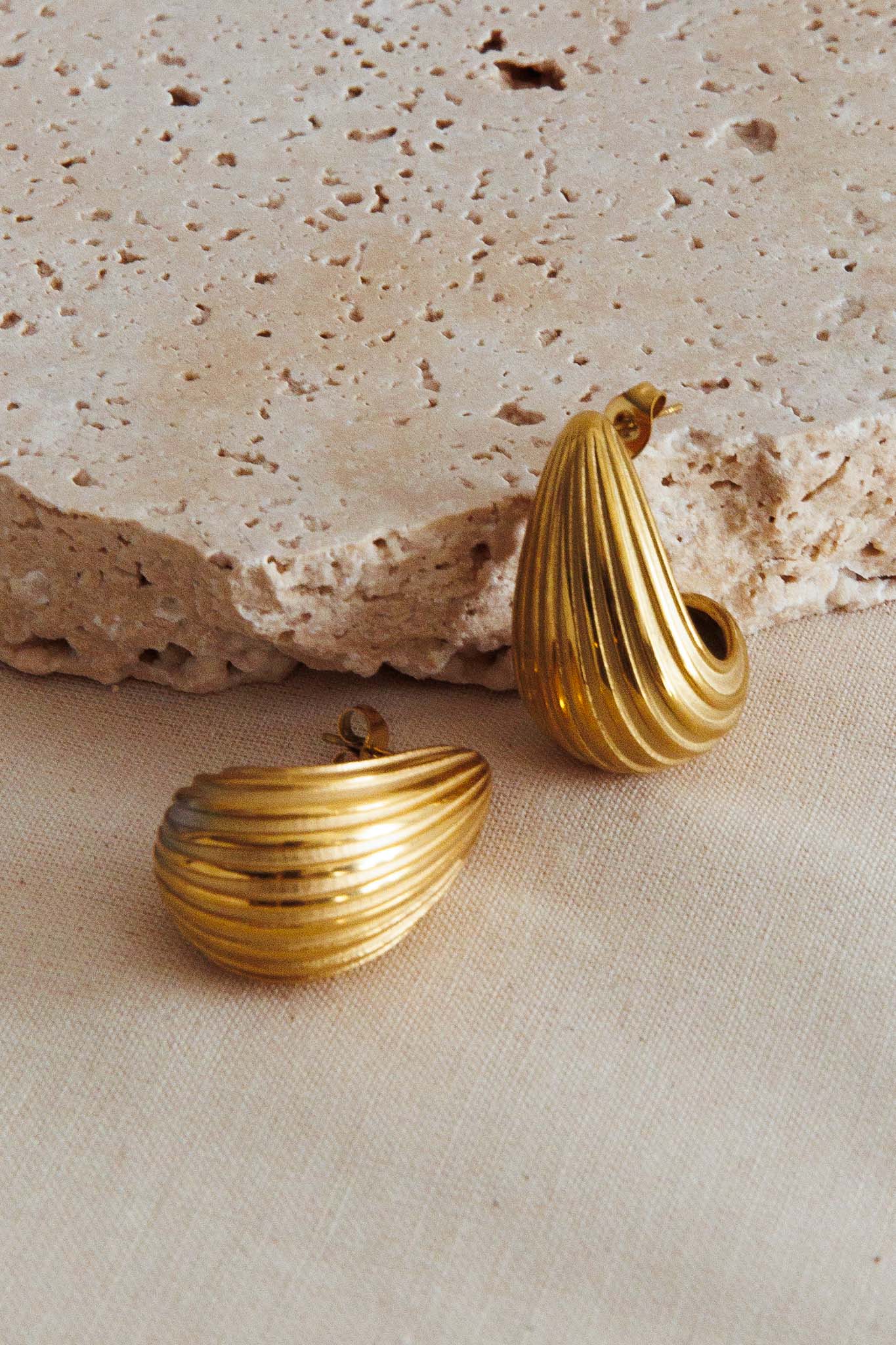 Orecchini a righe Melonie in oro