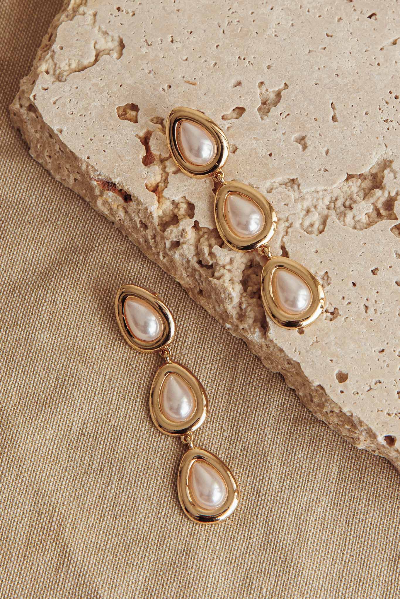 Orecchini Marion Triple Droplet in oro e perle