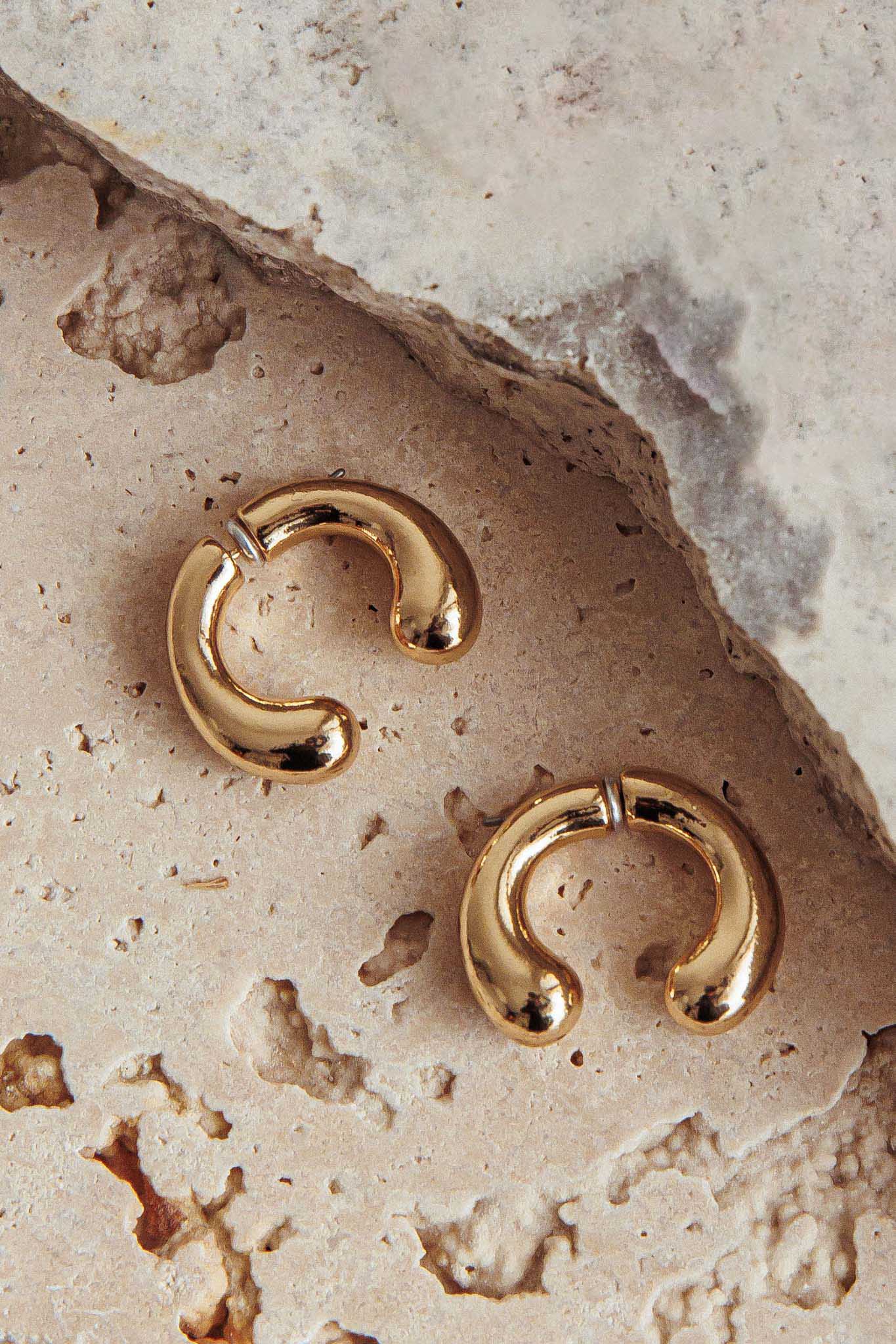 Orecchini a cerchio mezzo Chiara in oro