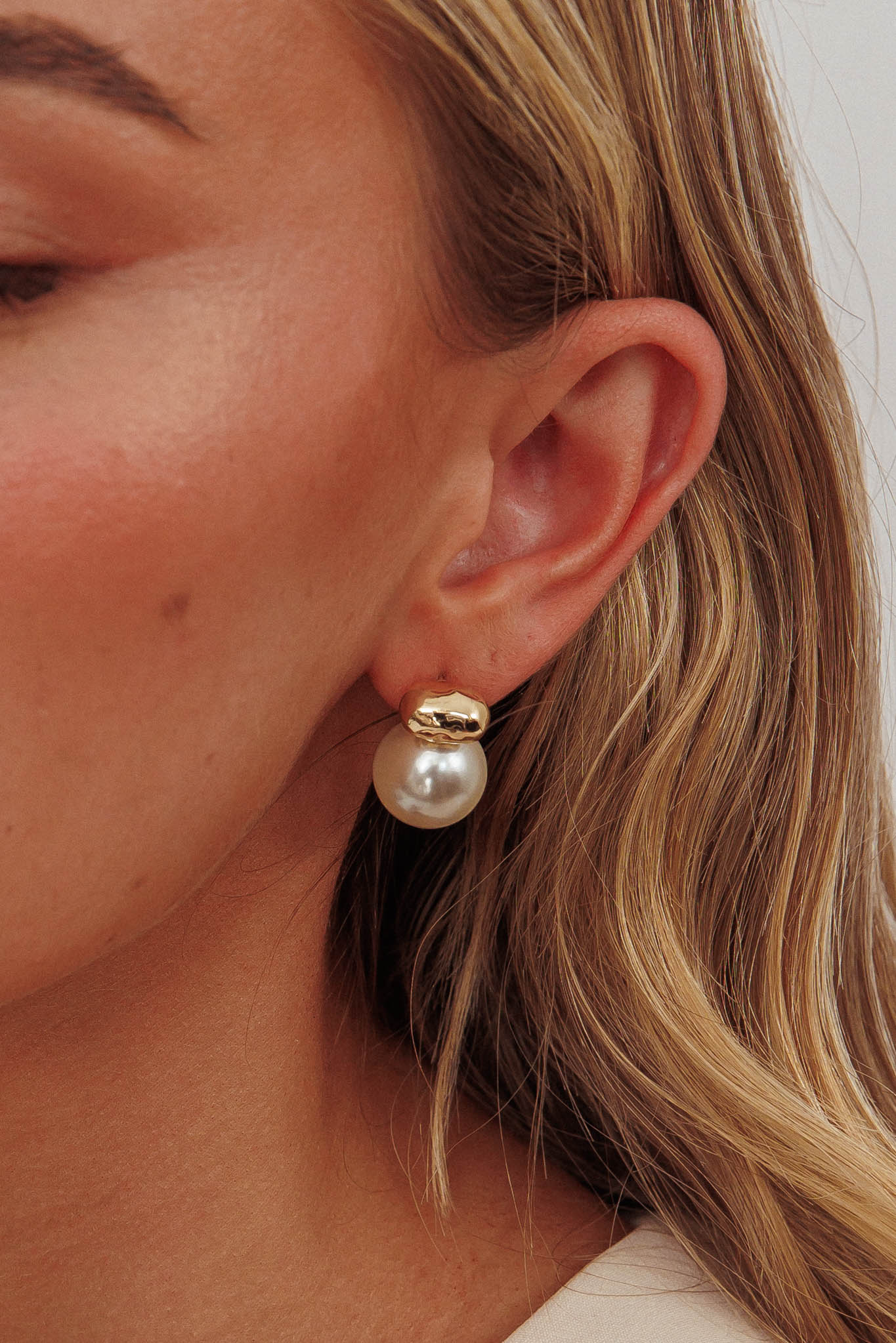 Orecchini a bottone con perle Lulu in oro/perla