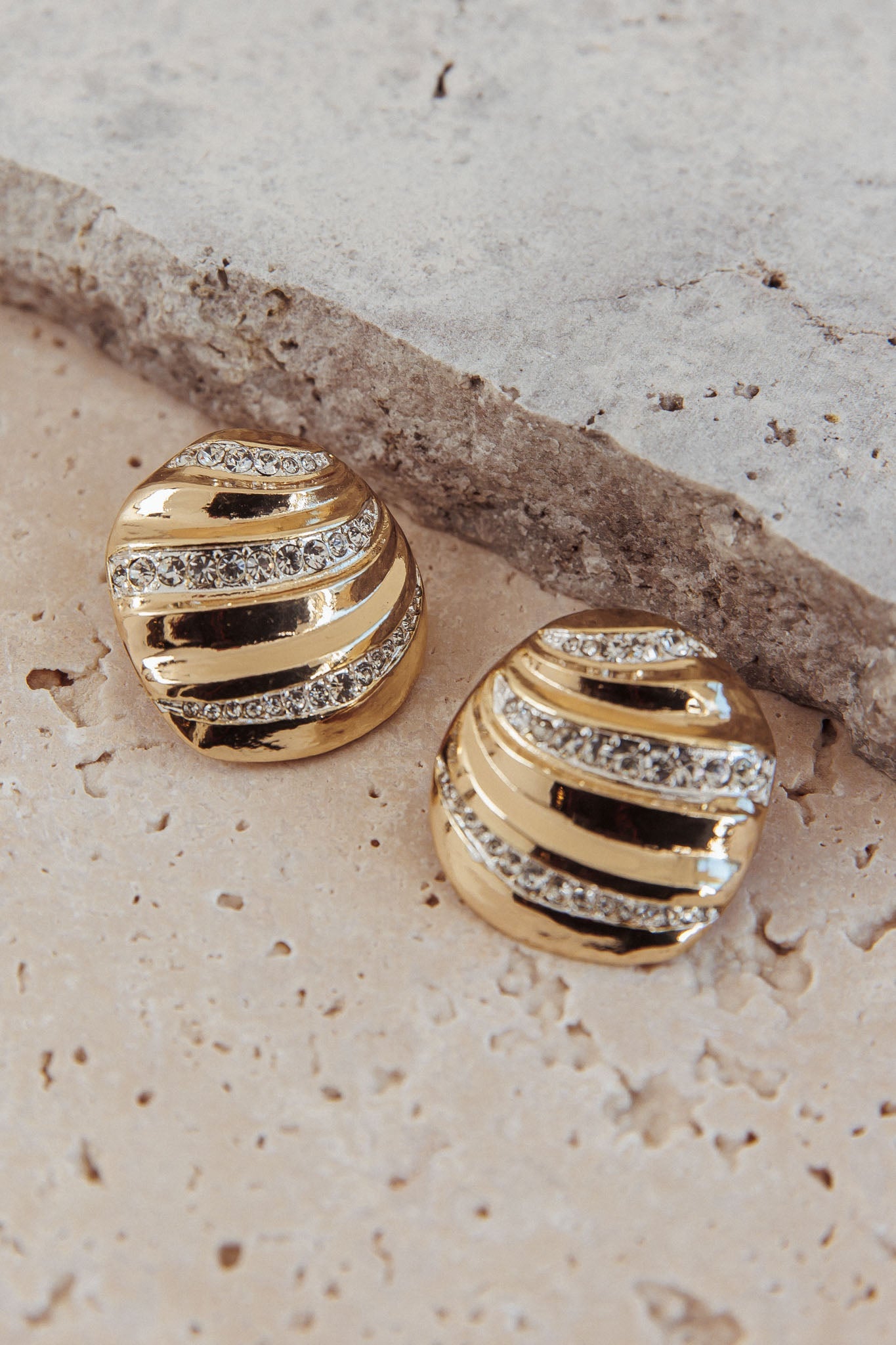 Orecchini Jada con texture irregolare oro/argento