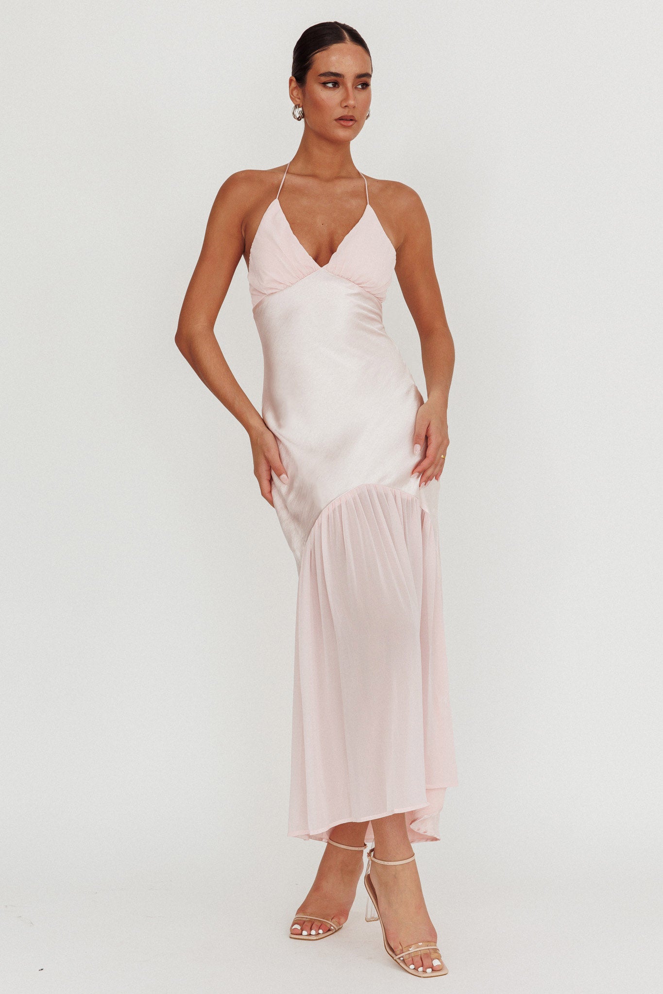 Abito lungo con scollo all'americana e orlo in chiffon Aysah rosa