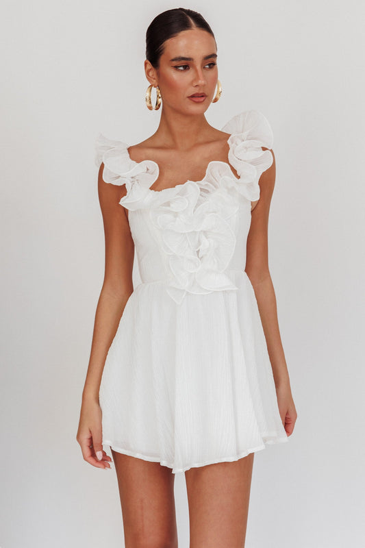 Mini abito bianco con scollo a balze Nivaya