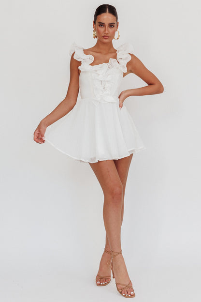 Mini abito bianco con scollo a balze Nivaya