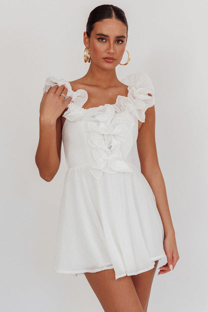 Mini abito bianco con scollo a balze Nivaya