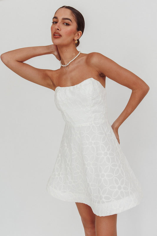 Adrianna - Mini abito bianco con scollo a cuore