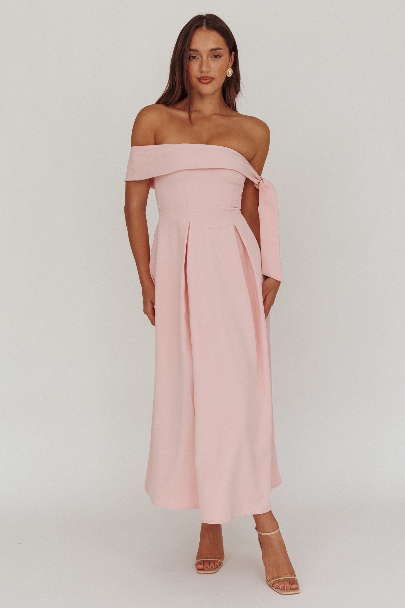 Abito midi a pieghe con spalle scoperte Aurora Sky, rosa