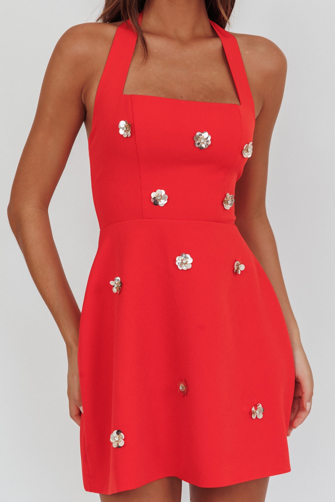 Mini abito a trapezio con scollo all'americana Hendrix e fiori di paillettes rosso