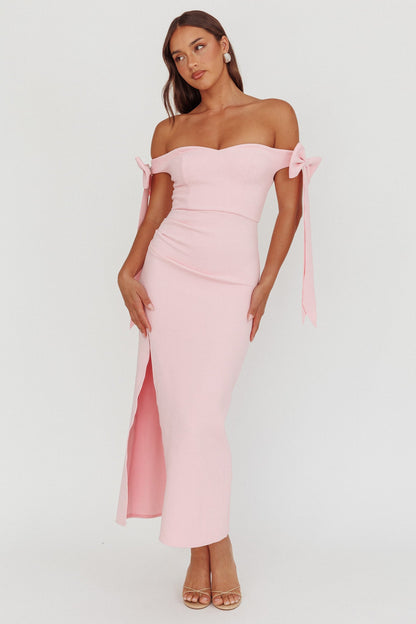 Have Faith Abito lungo con maniche a fiocco e spalle scoperte, rosa baby