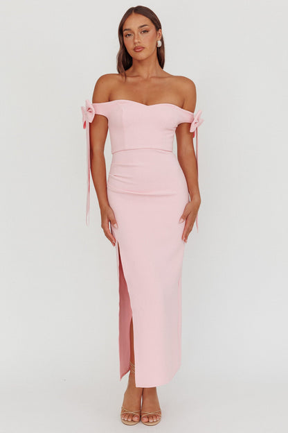 Have Faith Abito lungo con maniche a fiocco e spalle scoperte, rosa baby