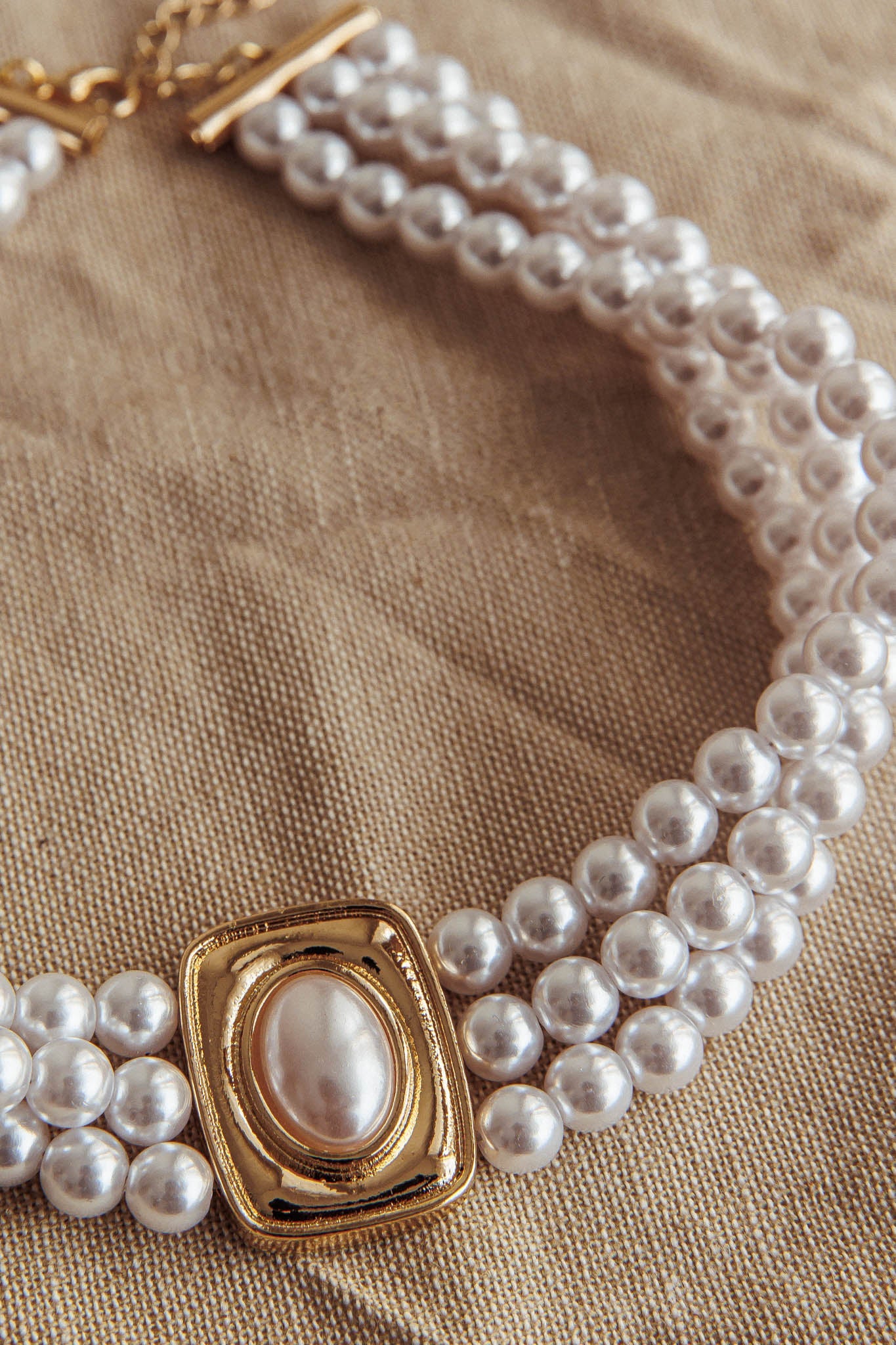 Collana con ciondolo Tamra Squoval in oro e perle