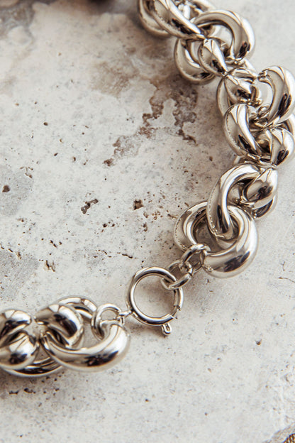 Collana girocollo irregolare Kat argento scuro