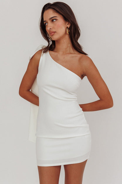 Vestito corto monospalla con fiocco Earned It, avorio