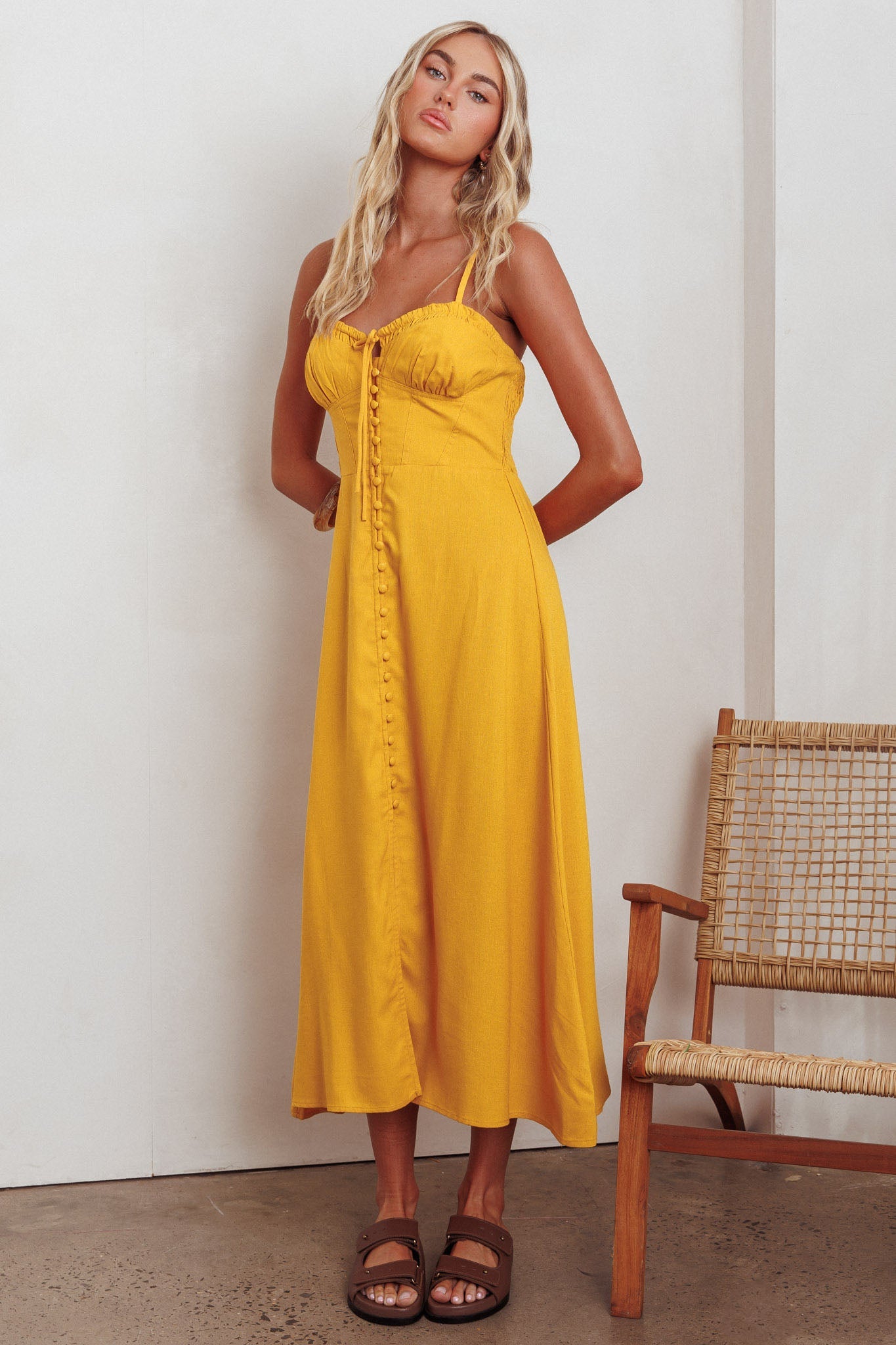 Abito midi con bottoni sul davanti e schiena unita Marigold