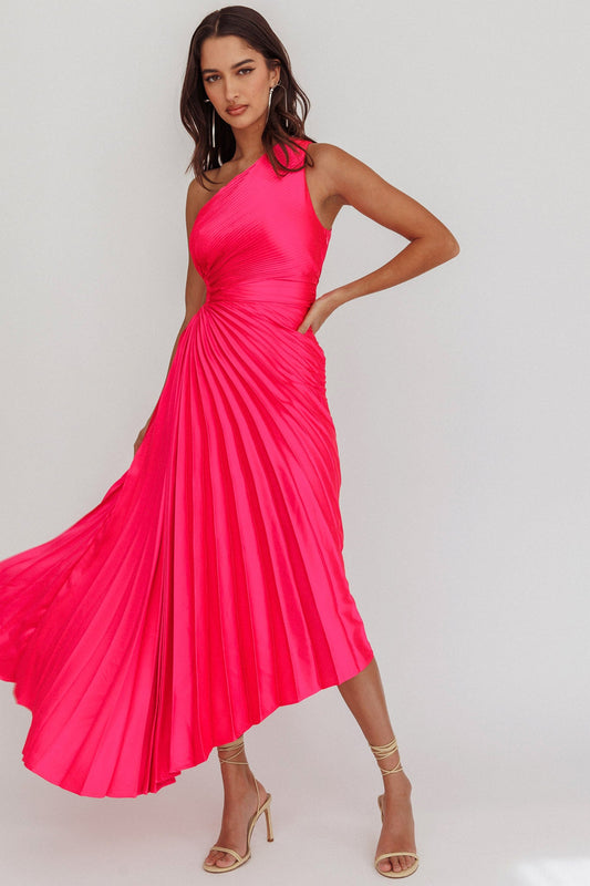 Abito midi in raso con pieghe a fisarmonica monospalla Brooklynn fucsia