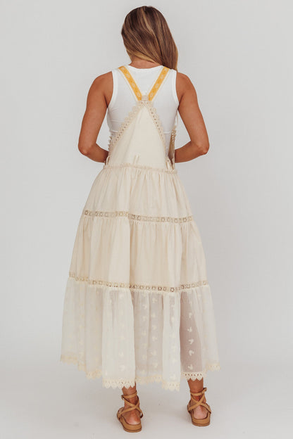 Abito lungo con bordi in pizzo Odeyah color champagne
