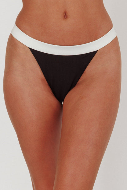 Slip bikini Saskia con vita a contrasto, nero/bianco sporco