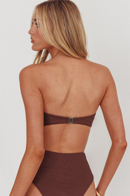 Monique Twist Bandeau Bikini Top con texture al cioccolato