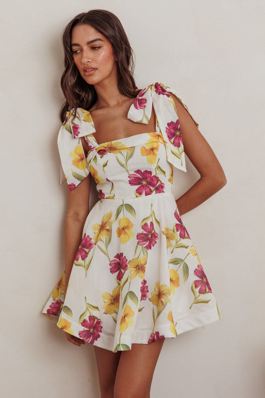 Mini abito con spalle legate Jeanie e fiori viola