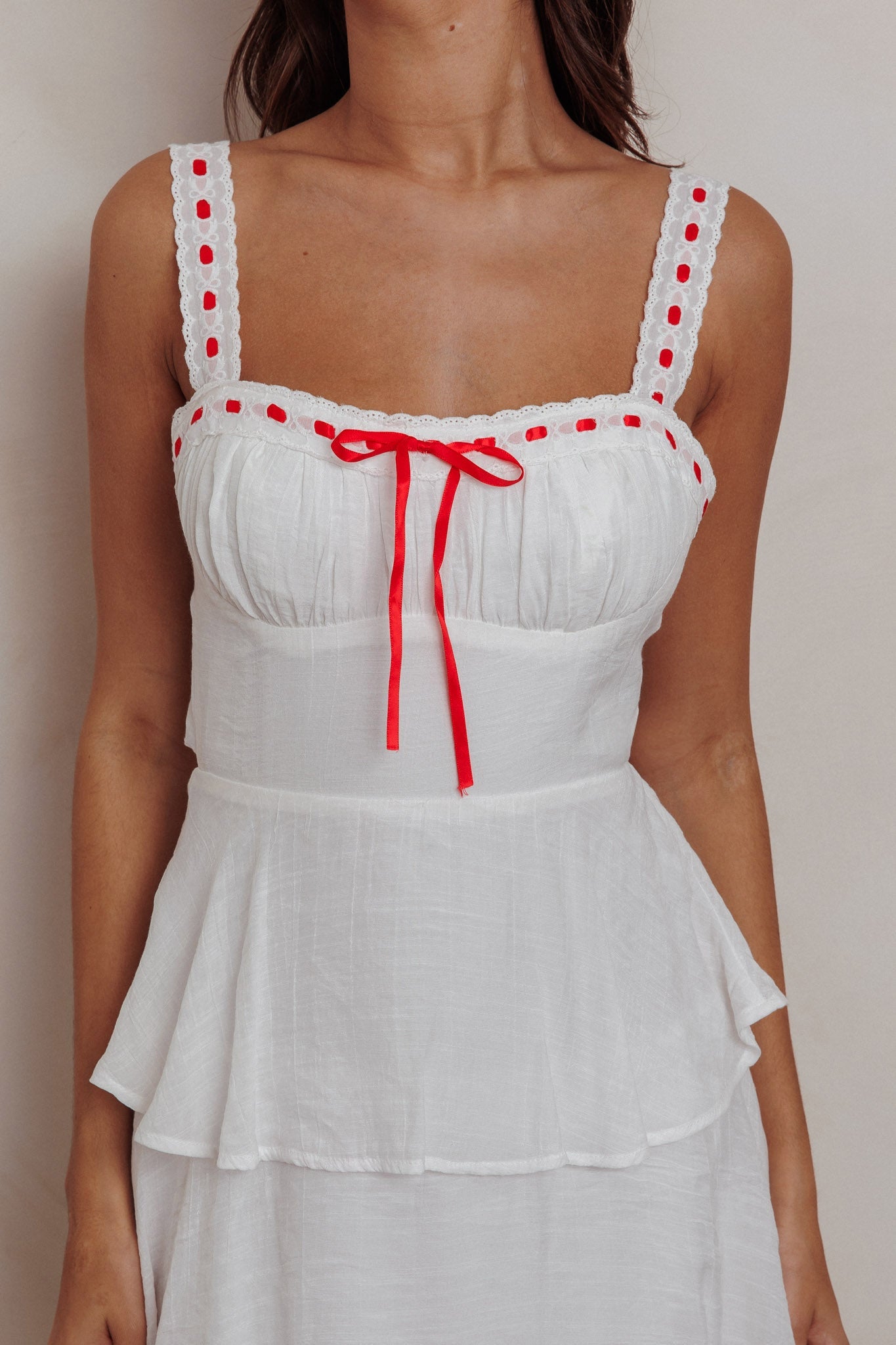 Abito lungo con balze a strati Provence Bloom bianco sporco