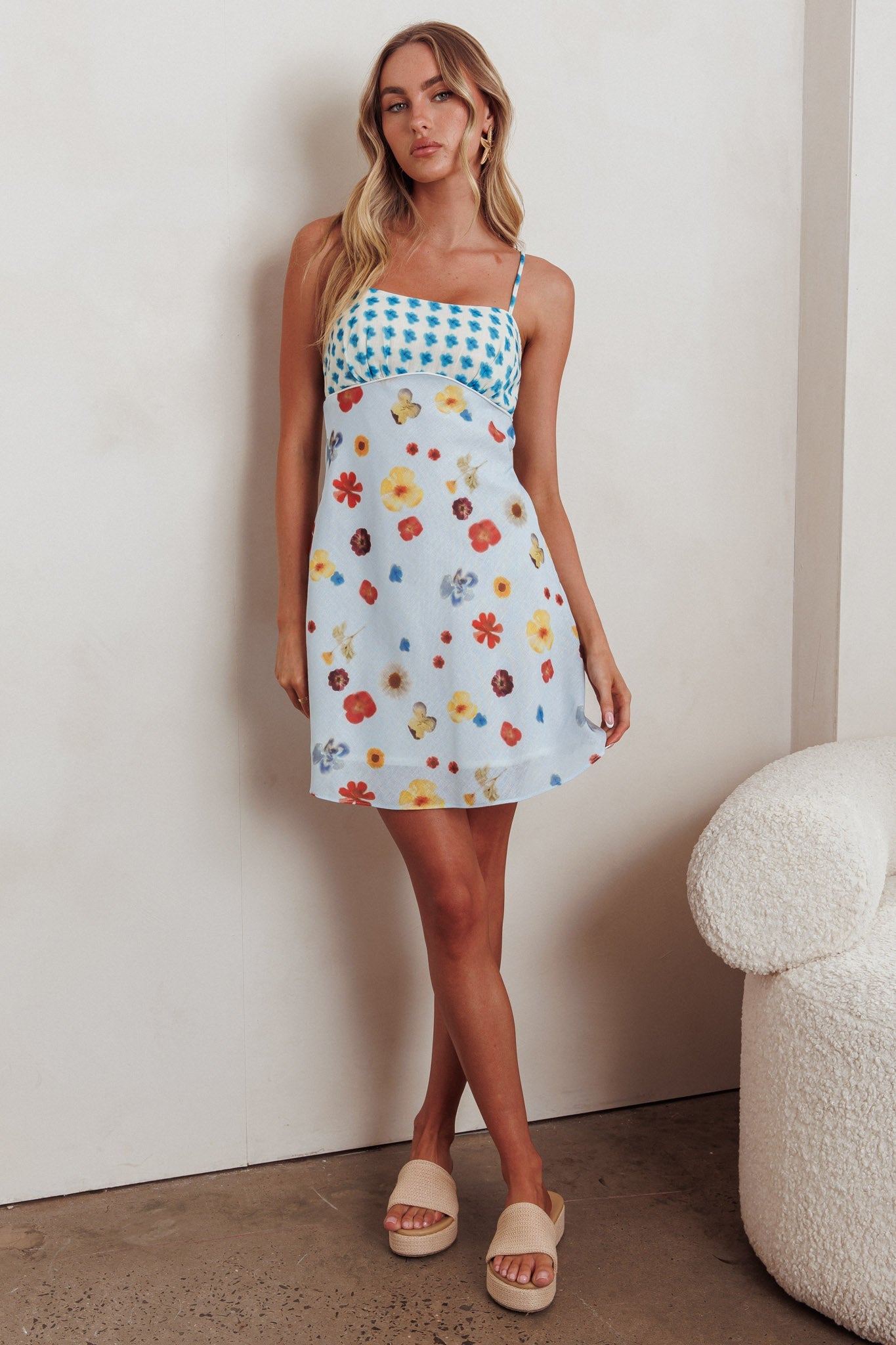 Mini abito con spalline e canotta Fleur Sun, fiori blu