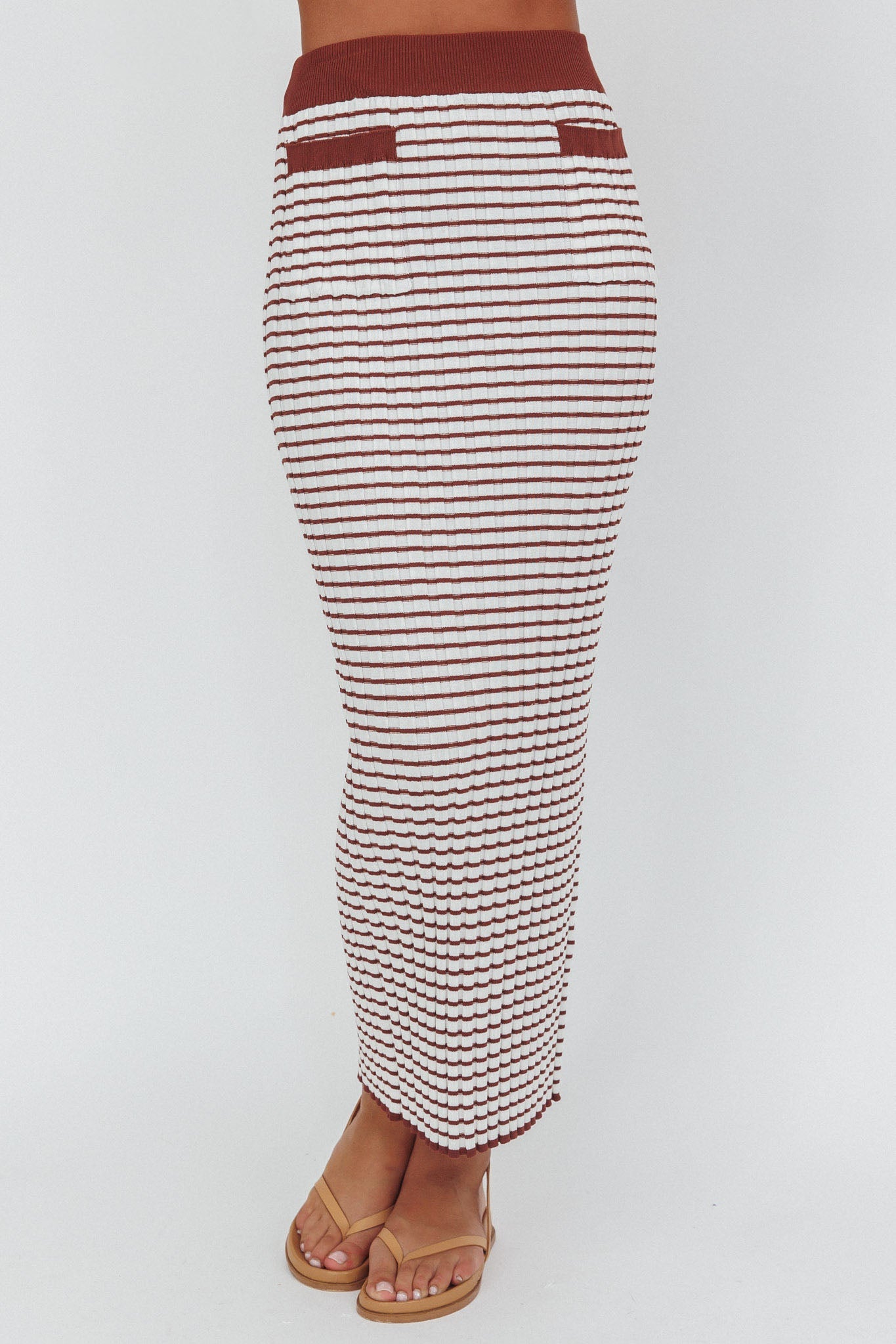 Gonna lunga con tasche in maglia Solar Flare a righe marrone/avena