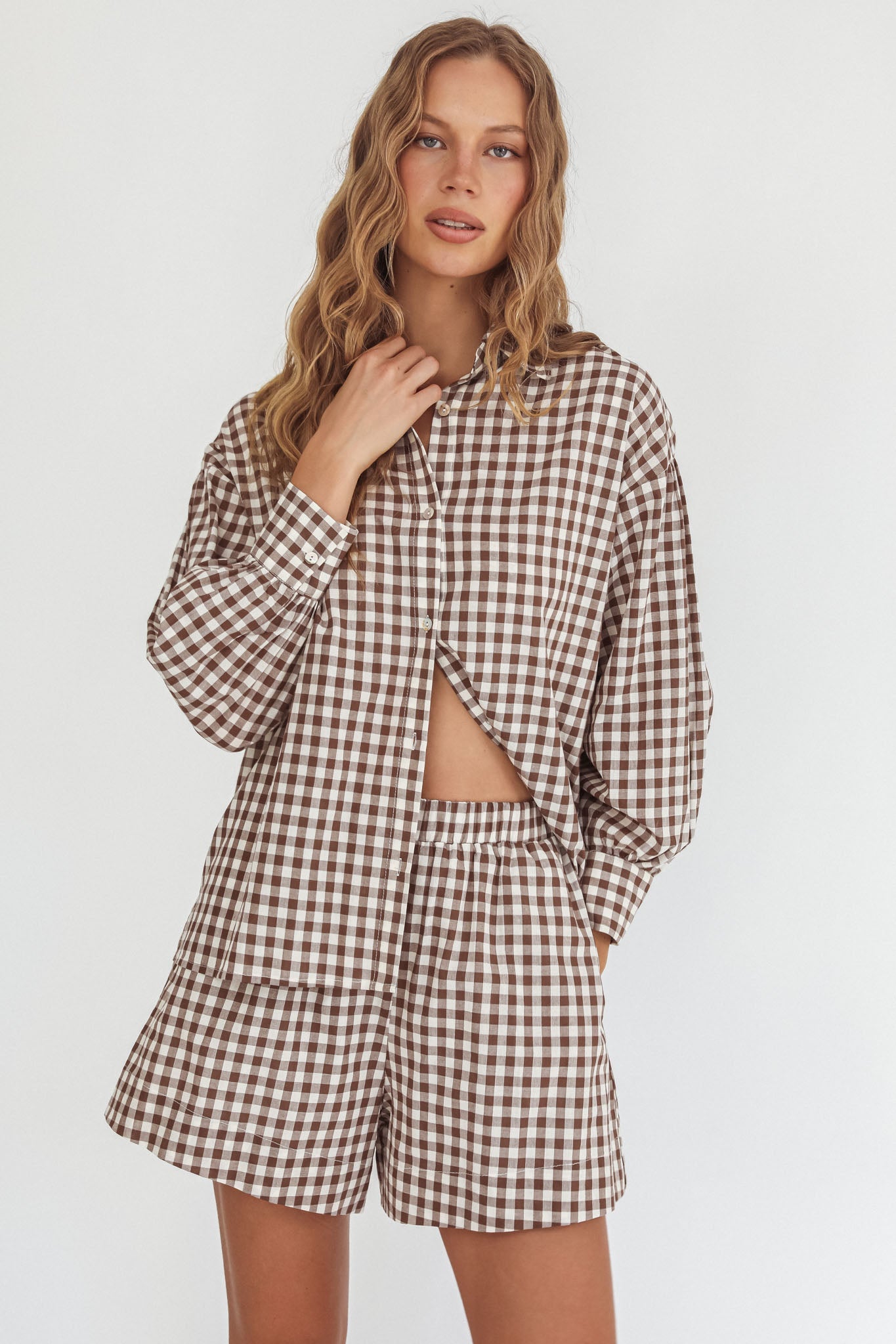 Pantaloncini con elastico in vita Weekends Away a quadri marroni