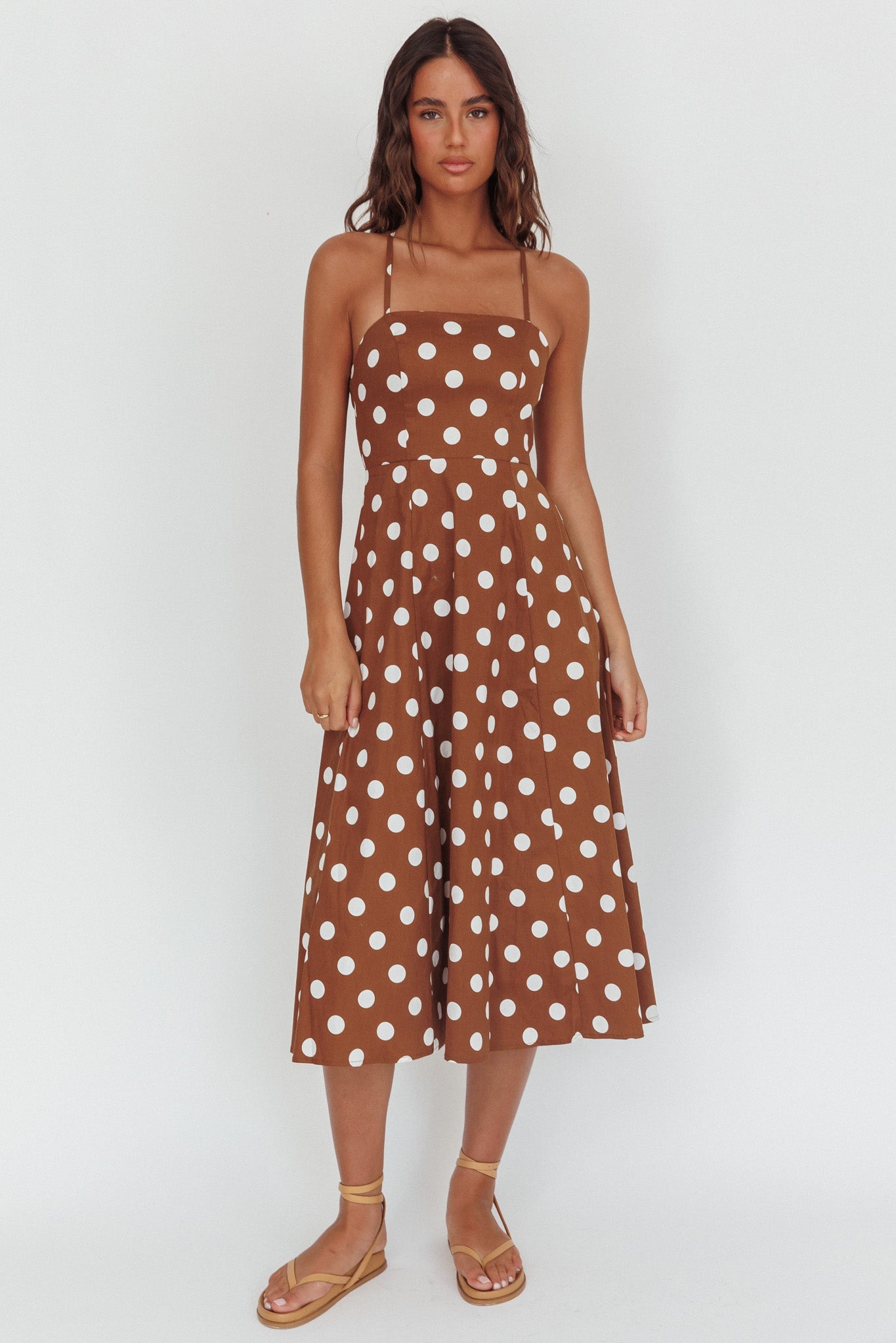 Abito midi con schiena incrociata Olga Second Glance a pois marrone