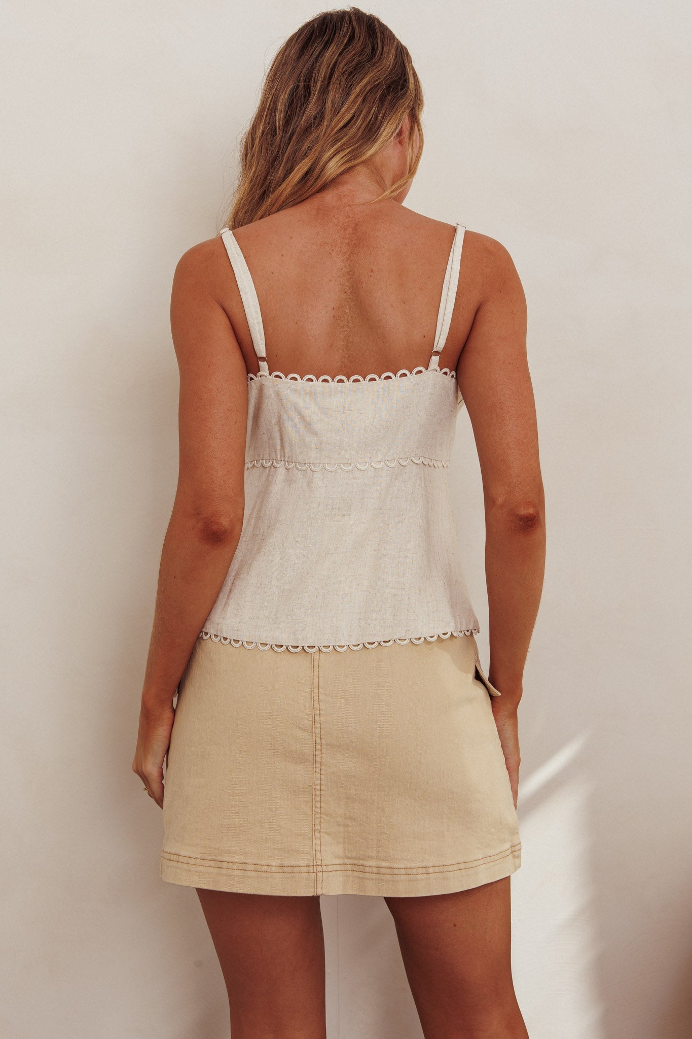 Minigonna beige con finte tasche Caught Out