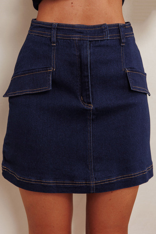 Gonna corta con finte tasche in denim scuro
