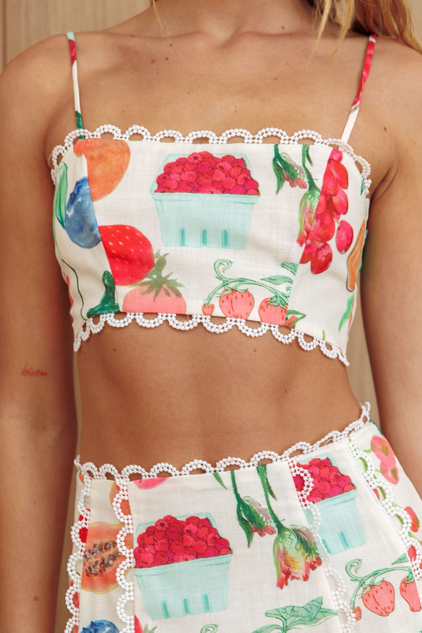Taglio di capesante Chamberlain Crop Top Fruit