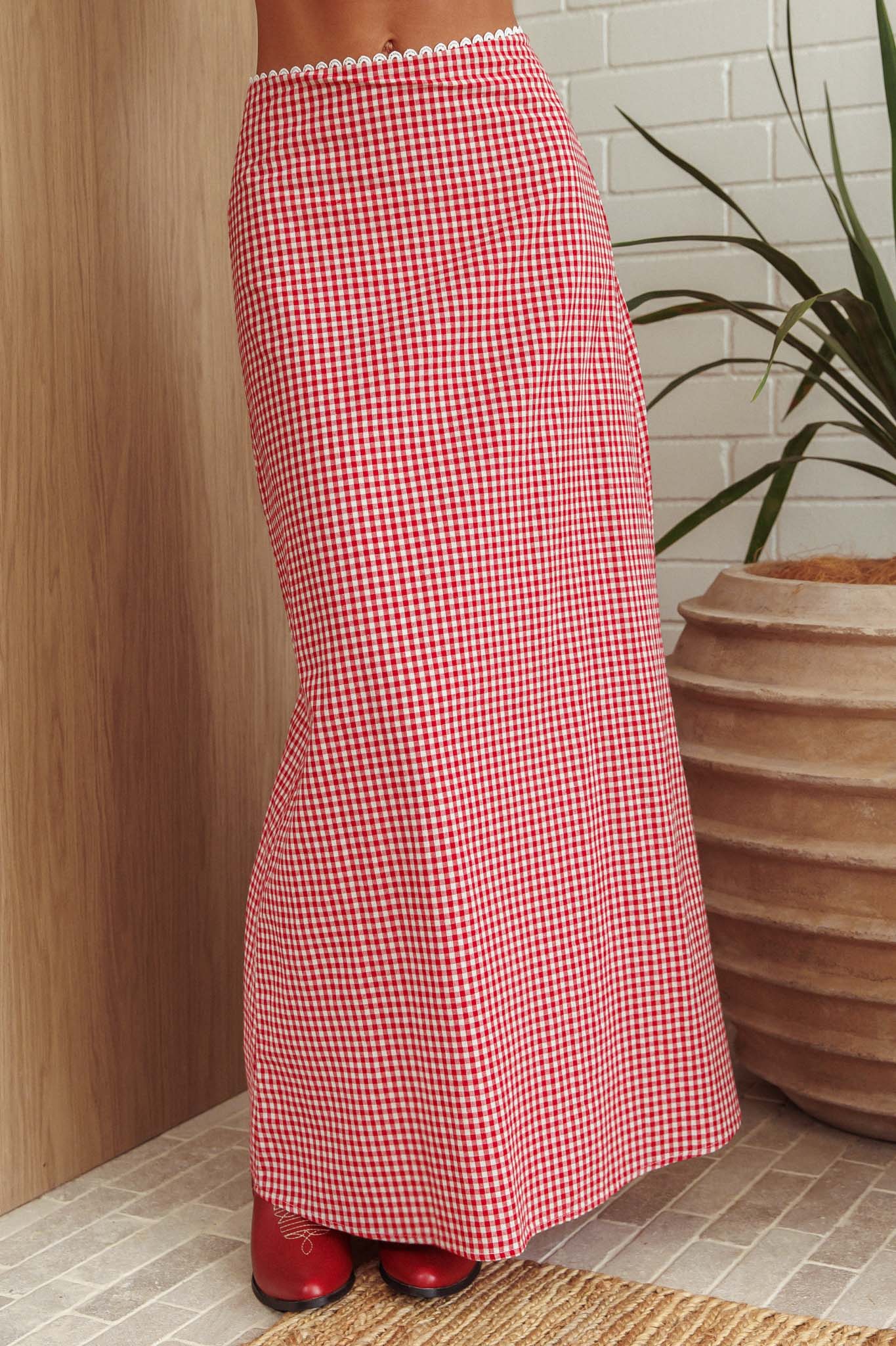 Gonna lunga con bordi in pizzo Summer Cottage a quadri rossi