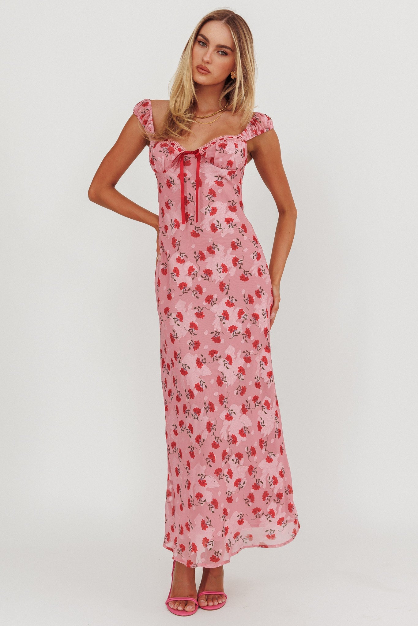 Abito lungo con rifiniture in nastro Femme Belle rosa floreale