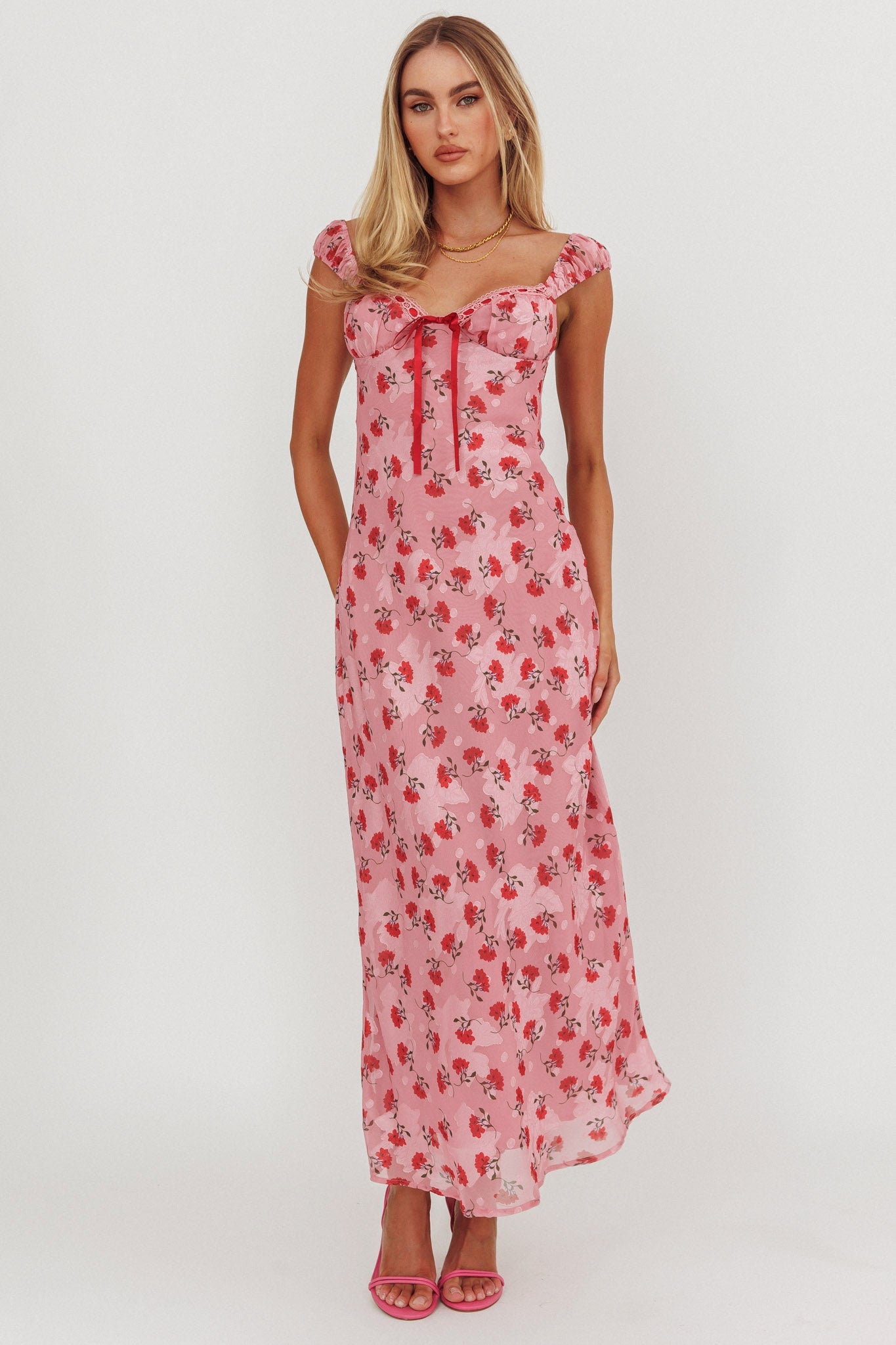 Abito lungo con rifiniture in nastro Femme Belle rosa floreale