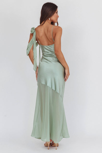 Abito lungo in chiffon con dettagli sulle spalle e orlo Gilded Dream, salvia