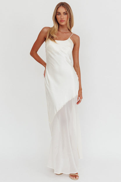 Abito lungo con orlo in chiffon Gilded Dream Ostrica