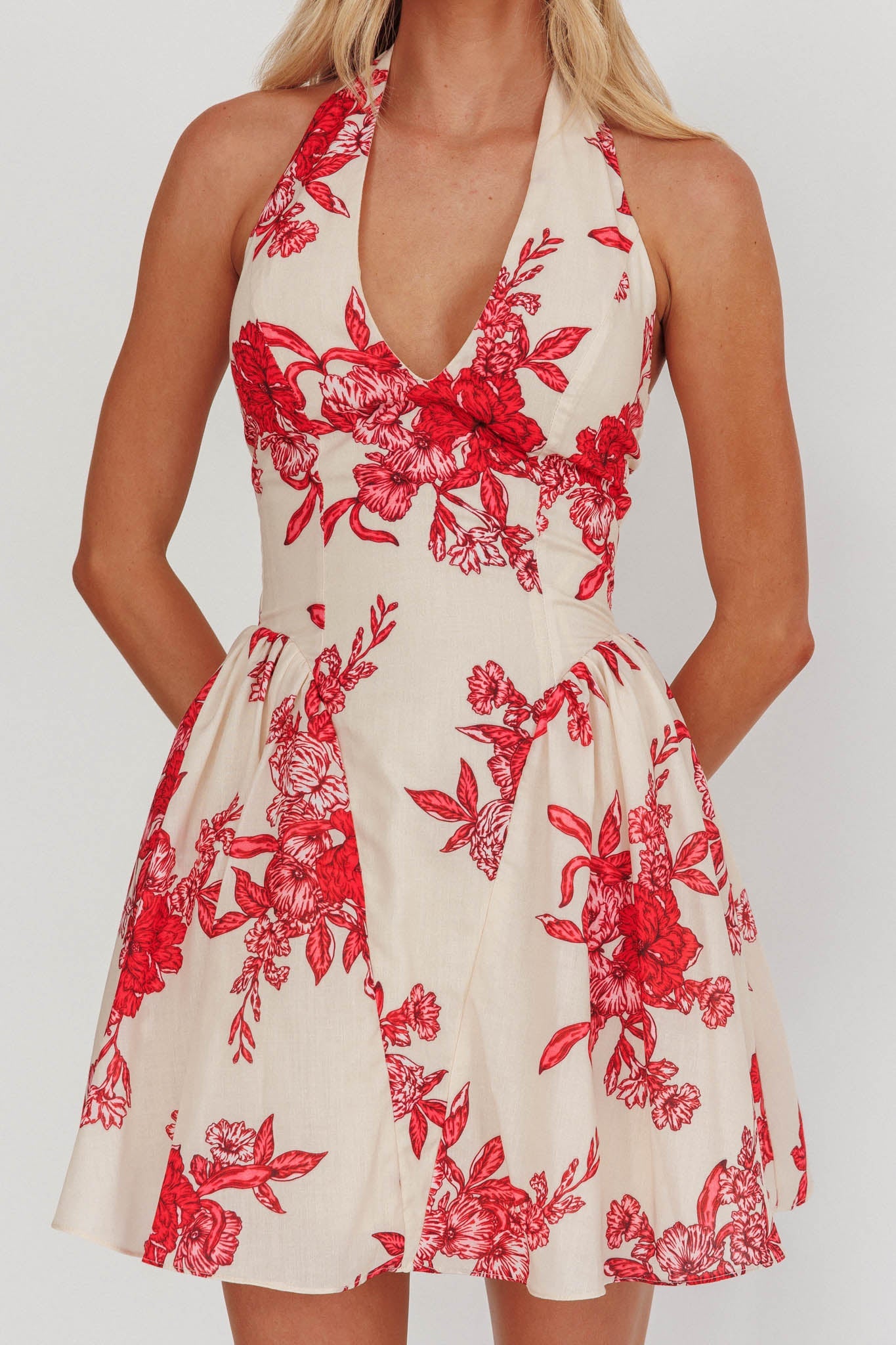 Miniabito El Corazon con scollo all'americana floreale rosso
