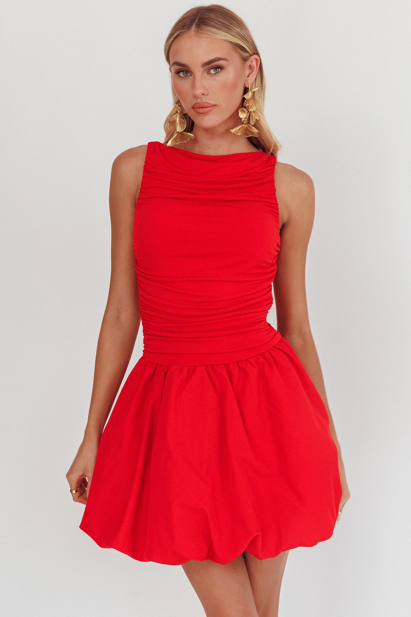 Mini abito rosso con gonna a palloncino senza maniche Dalayla