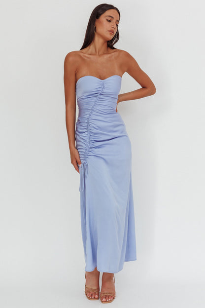 Abito lungo Molinda senza spalline con coulisse e balze blu