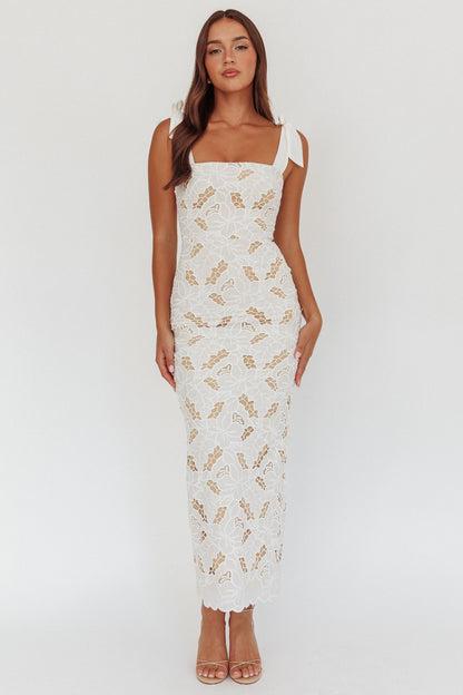 Abito lungo con spalle annodate e ricamo Coastal Bloom bianco