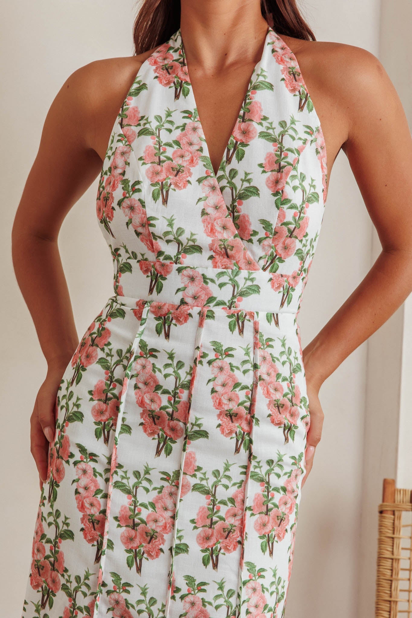Abito lungo con pieghe e scollo all'americana Love Bomb, rosa floreale