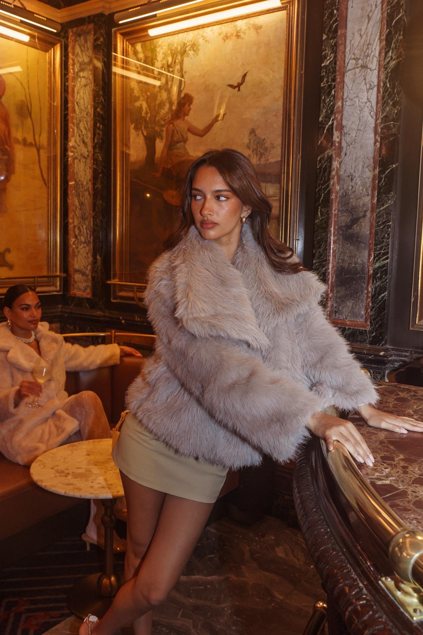 Giacca in pelliccia con revers oversize Copenhagen color crema